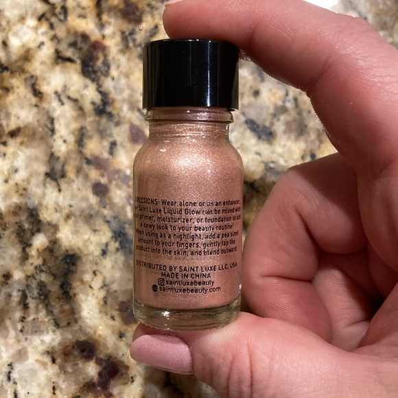 Saint Luxe Liquid Glow - Pink - Picture 2 of 4